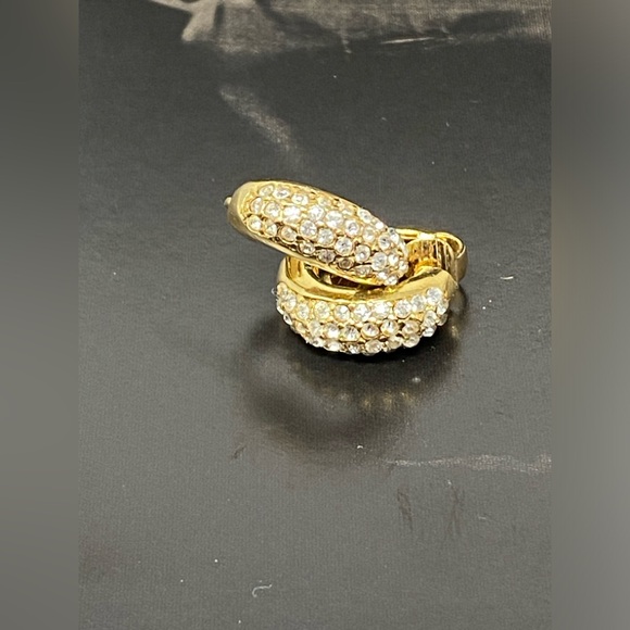 Vintage CHRISTIAN DIOR Rhinestones Clip On Earrings In Gold Tone Settings - Picture 7 of 14